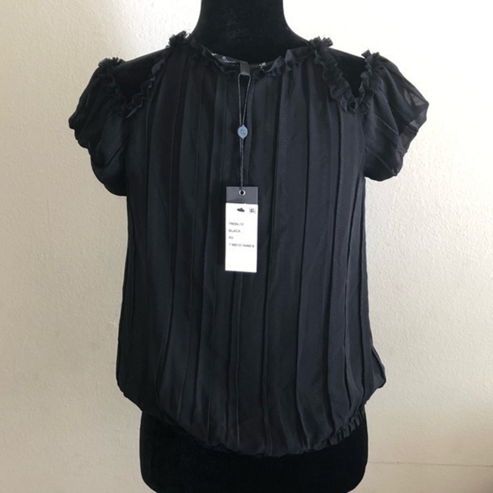 Max Studio London Ruffled Cold-Shoulder Top blouse - Picture 4 of 5
